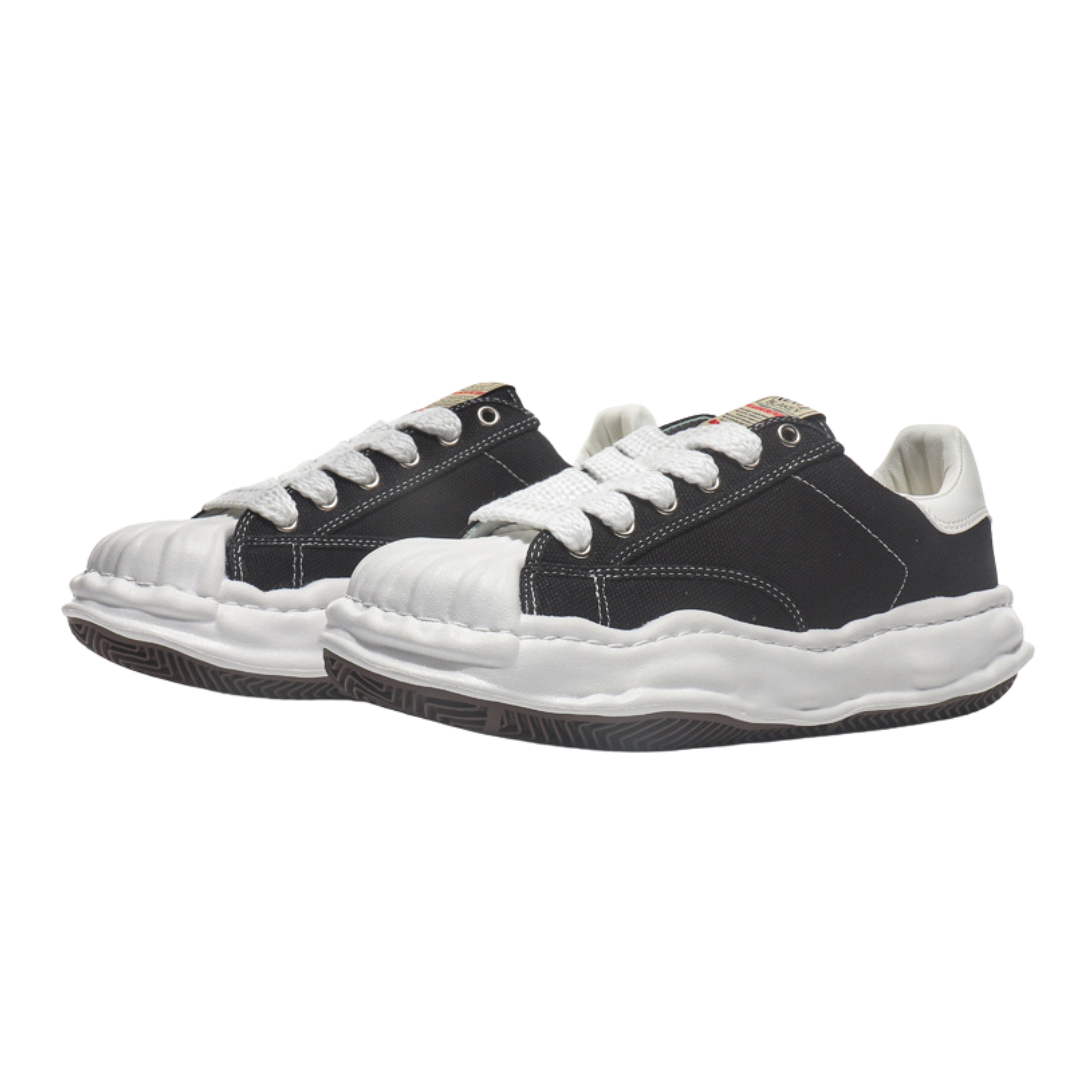 MIZUNO — SNEAKER