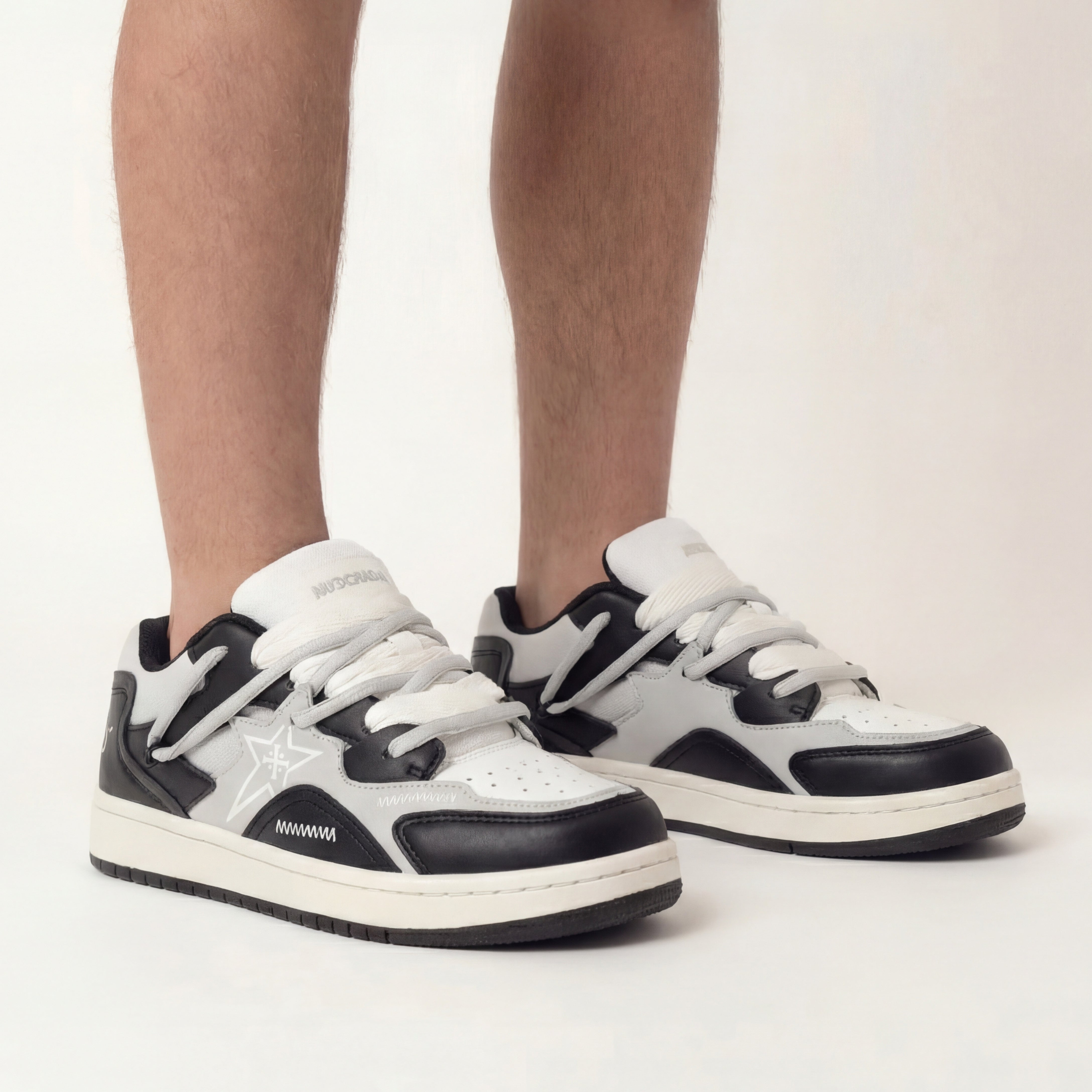LUNARE — SNEAKER