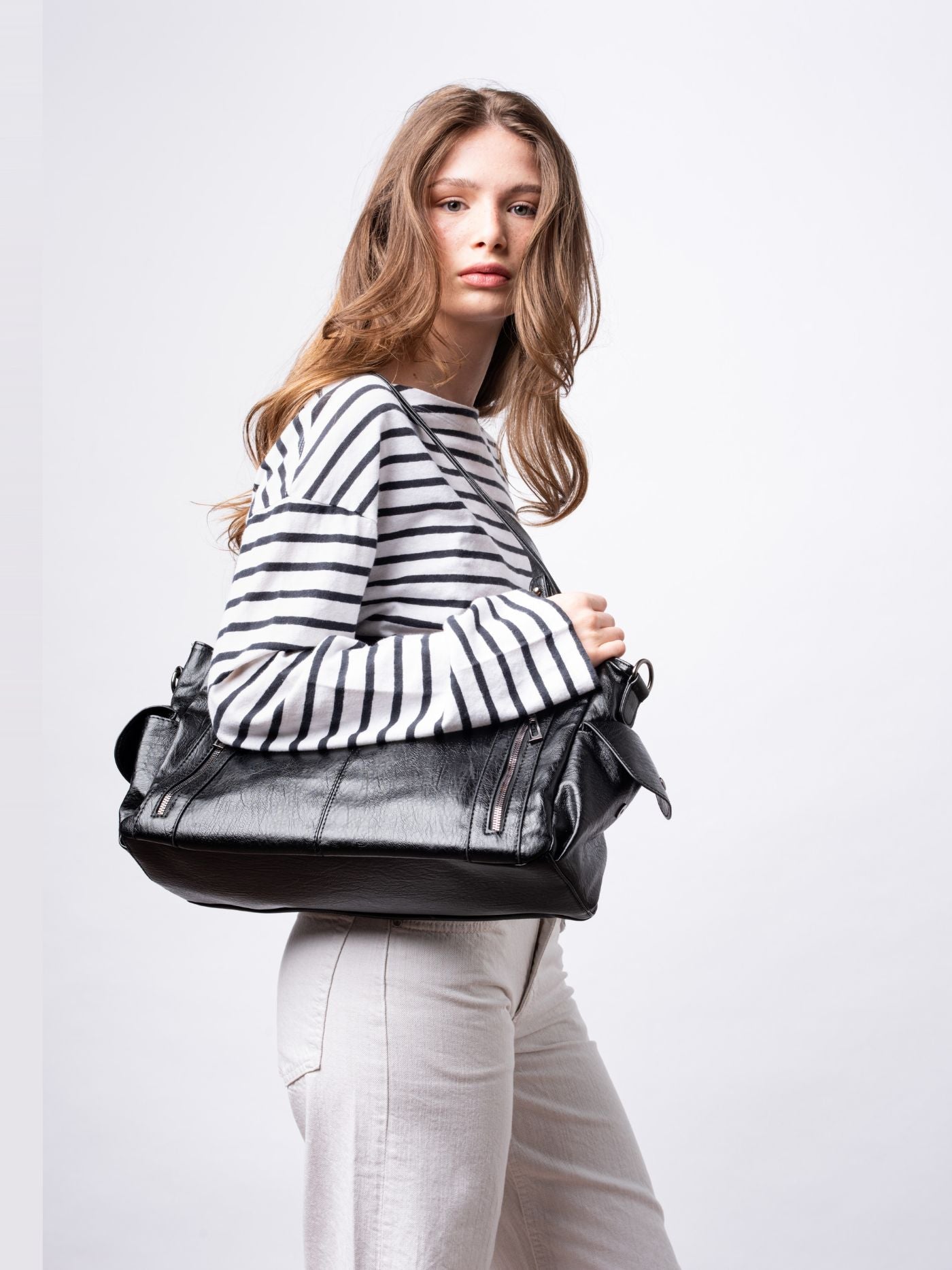 EVERYDAY ELEGANCE | BLACK LEATHER TOTE BAG